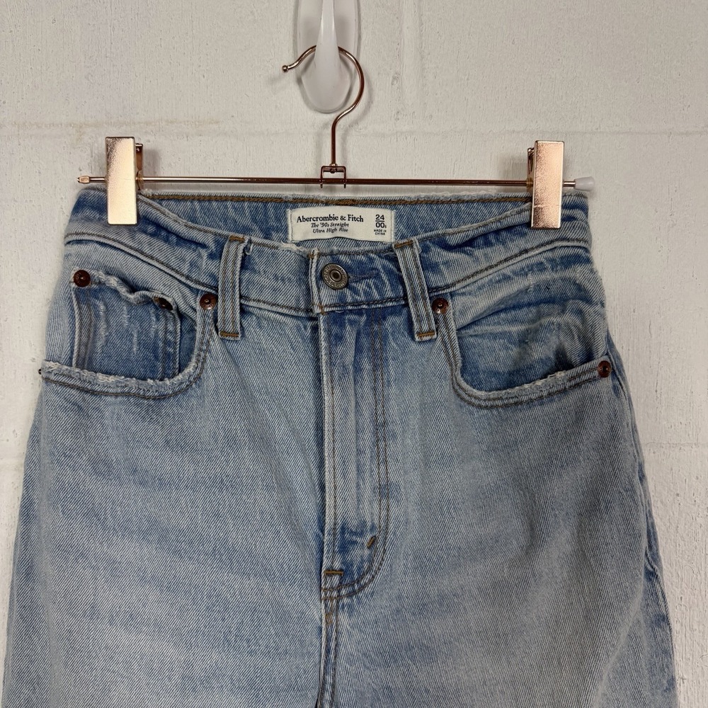 Abercrombie Fitch 90s Straight Ultra High Rise Women's Jeans Split Hem 24/00s - Picture 2 of 16